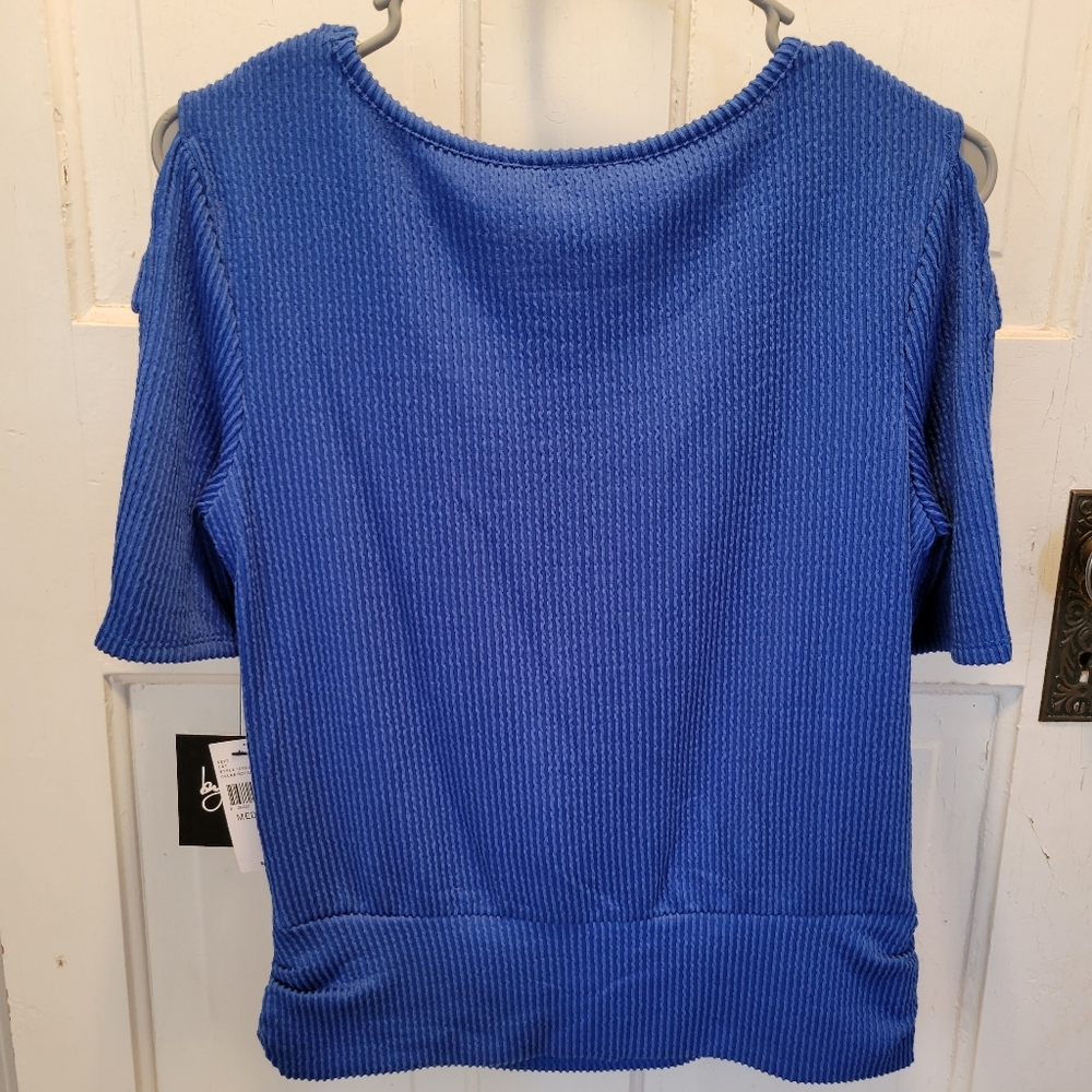NWT women's royal blue top. Cut shoulder style shirt. - Picture 3 of 6